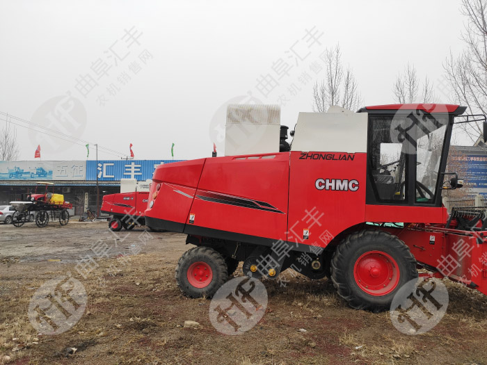 輪式收割機(jī)